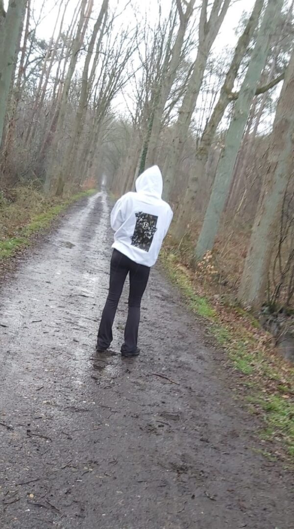 js hoodie wit legerprint rugzijde